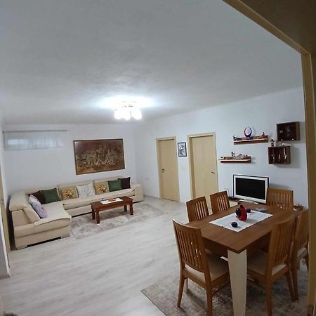 Eniguesthouse Гирокастра Экстерьер фото