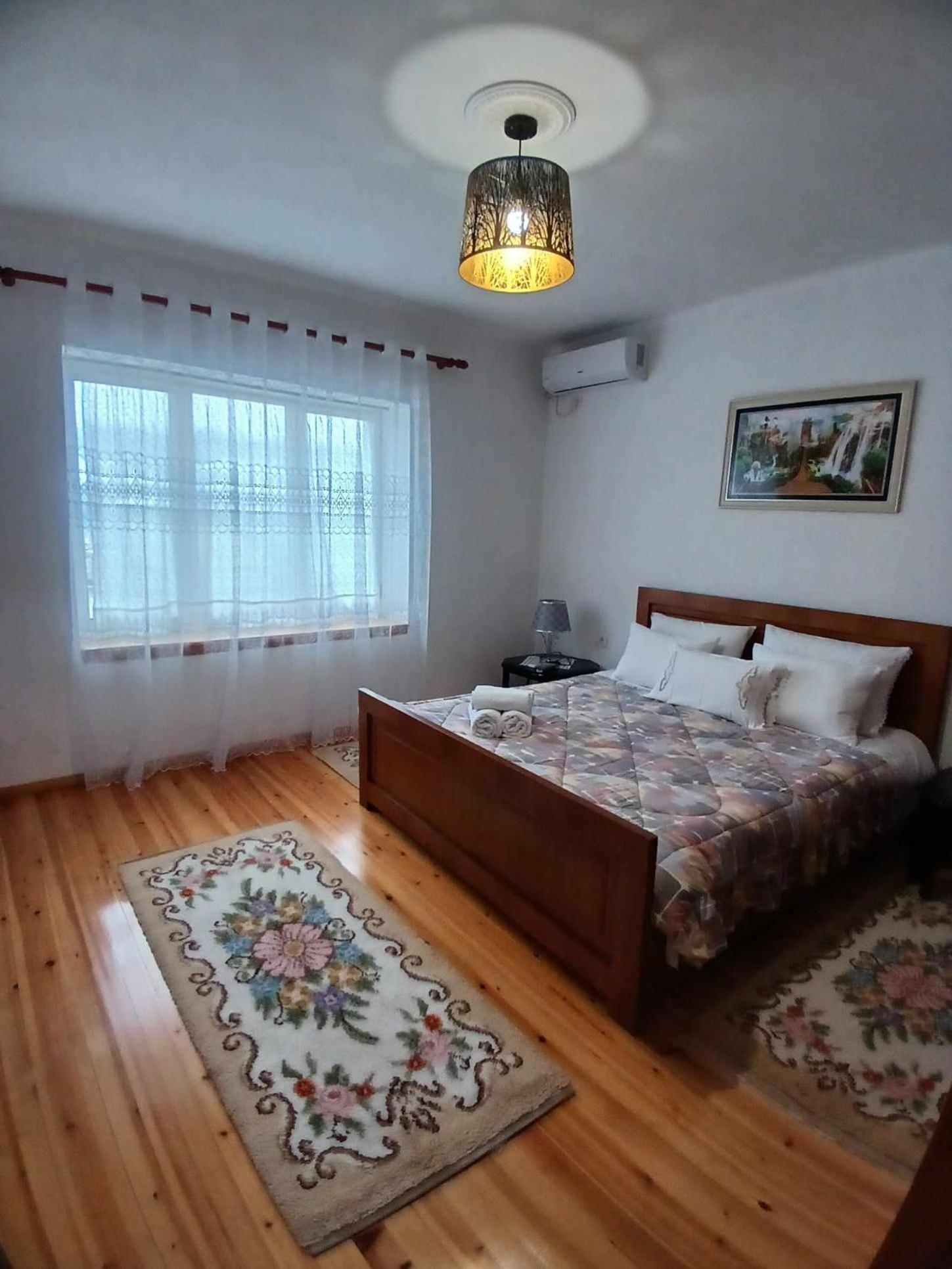 Eniguesthouse Гирокастра Экстерьер фото