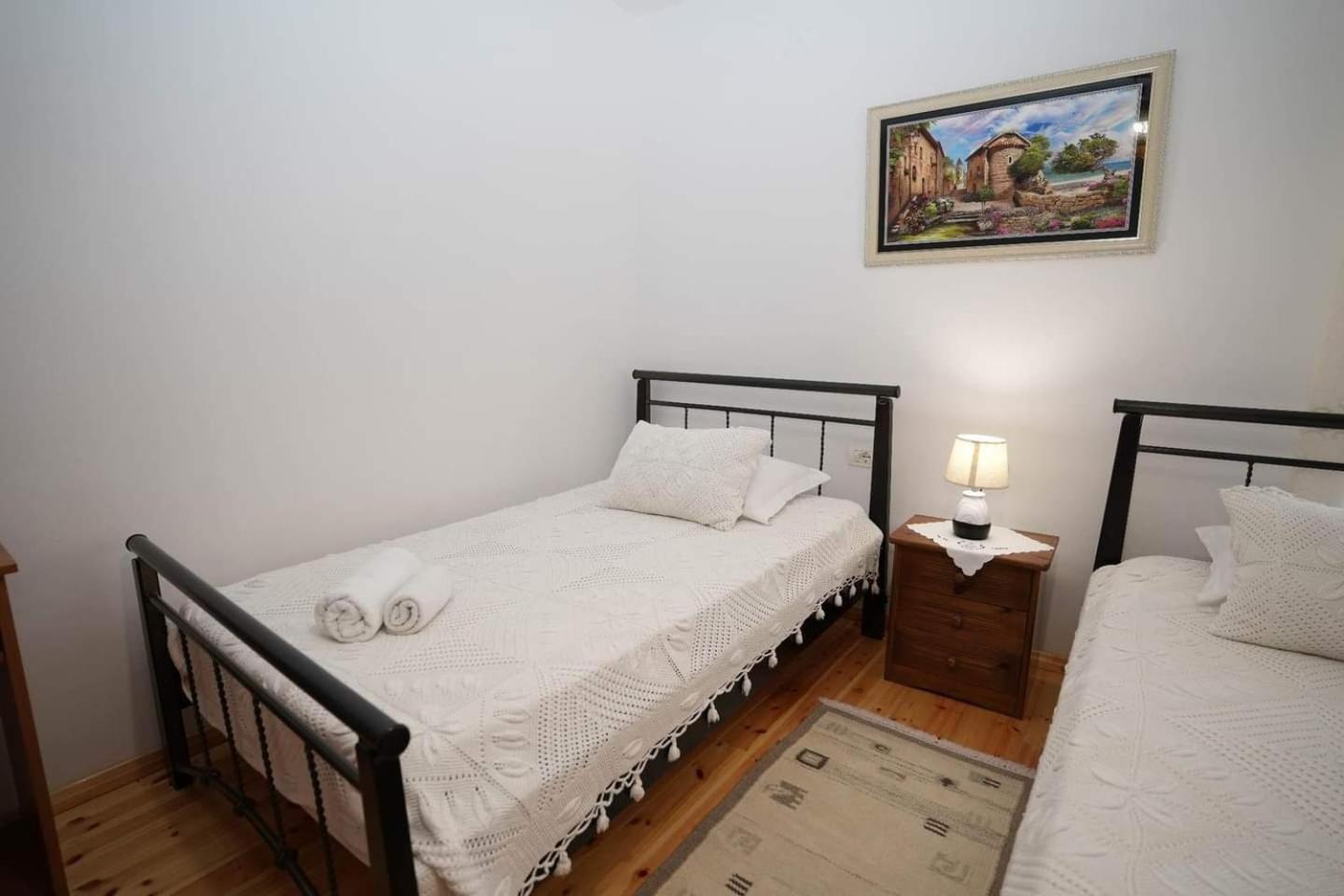 Eniguesthouse Гирокастра Экстерьер фото