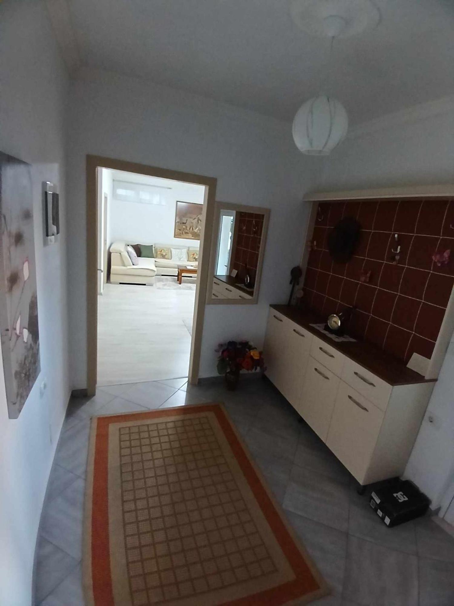 Eniguesthouse Гирокастра Экстерьер фото