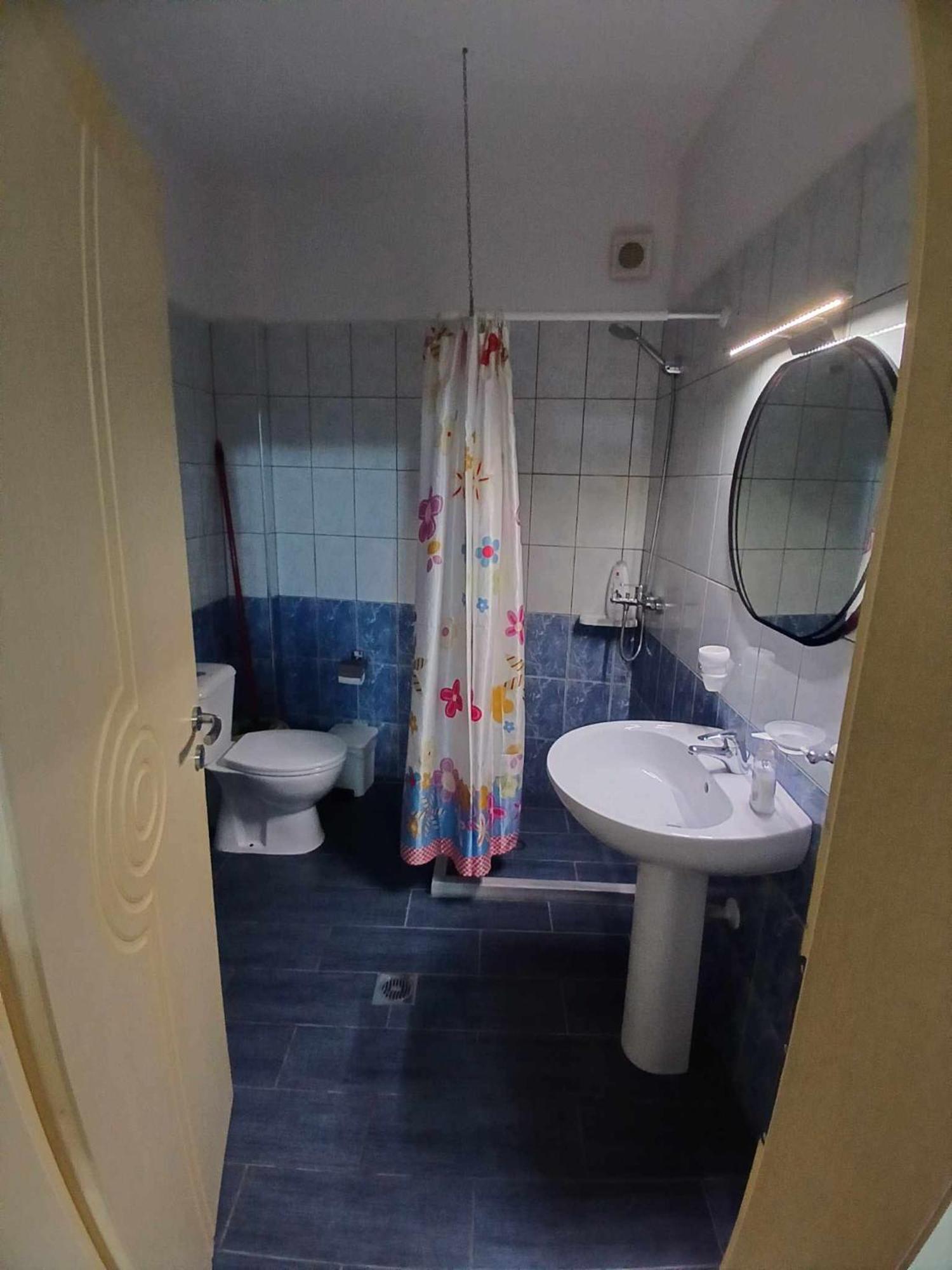 Eniguesthouse Гирокастра Экстерьер фото