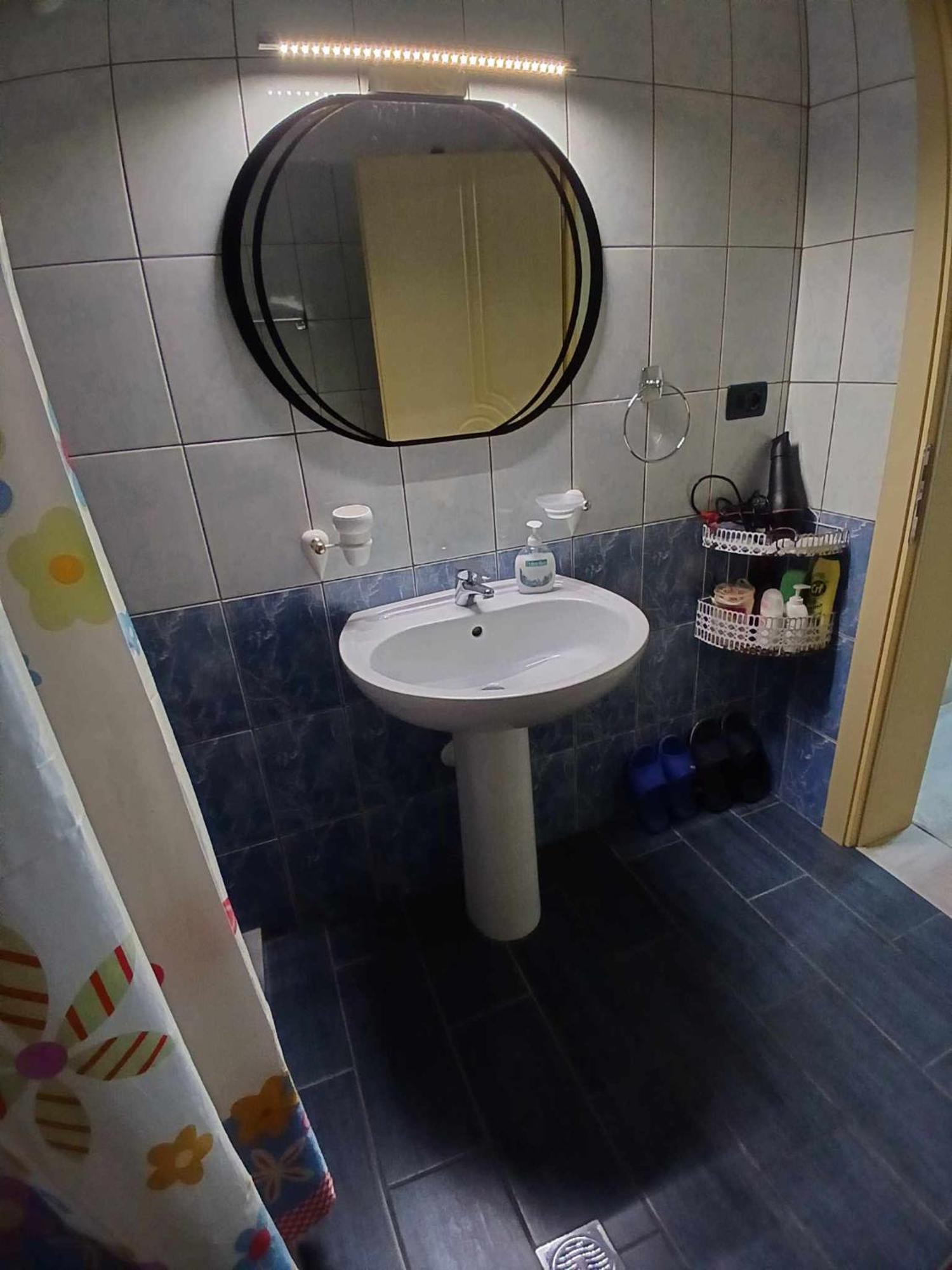 Eniguesthouse Гирокастра Экстерьер фото