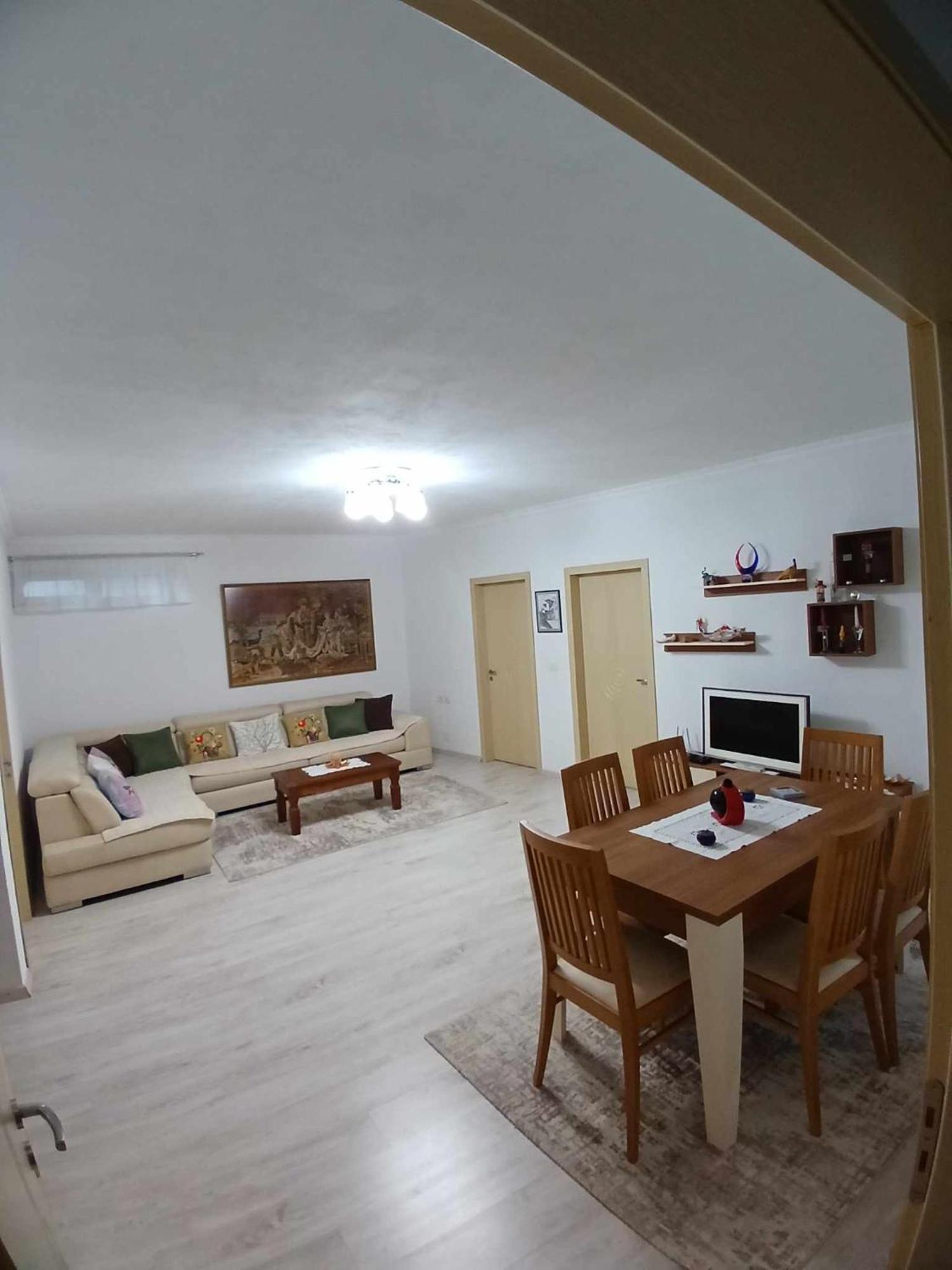 Eniguesthouse Гирокастра Экстерьер фото