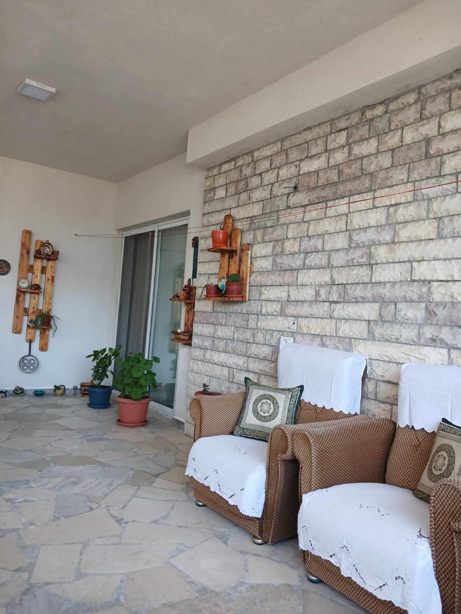 Eniguesthouse Гирокастра Экстерьер фото