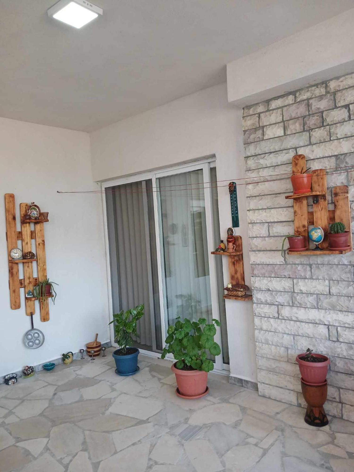 Eniguesthouse Гирокастра Экстерьер фото