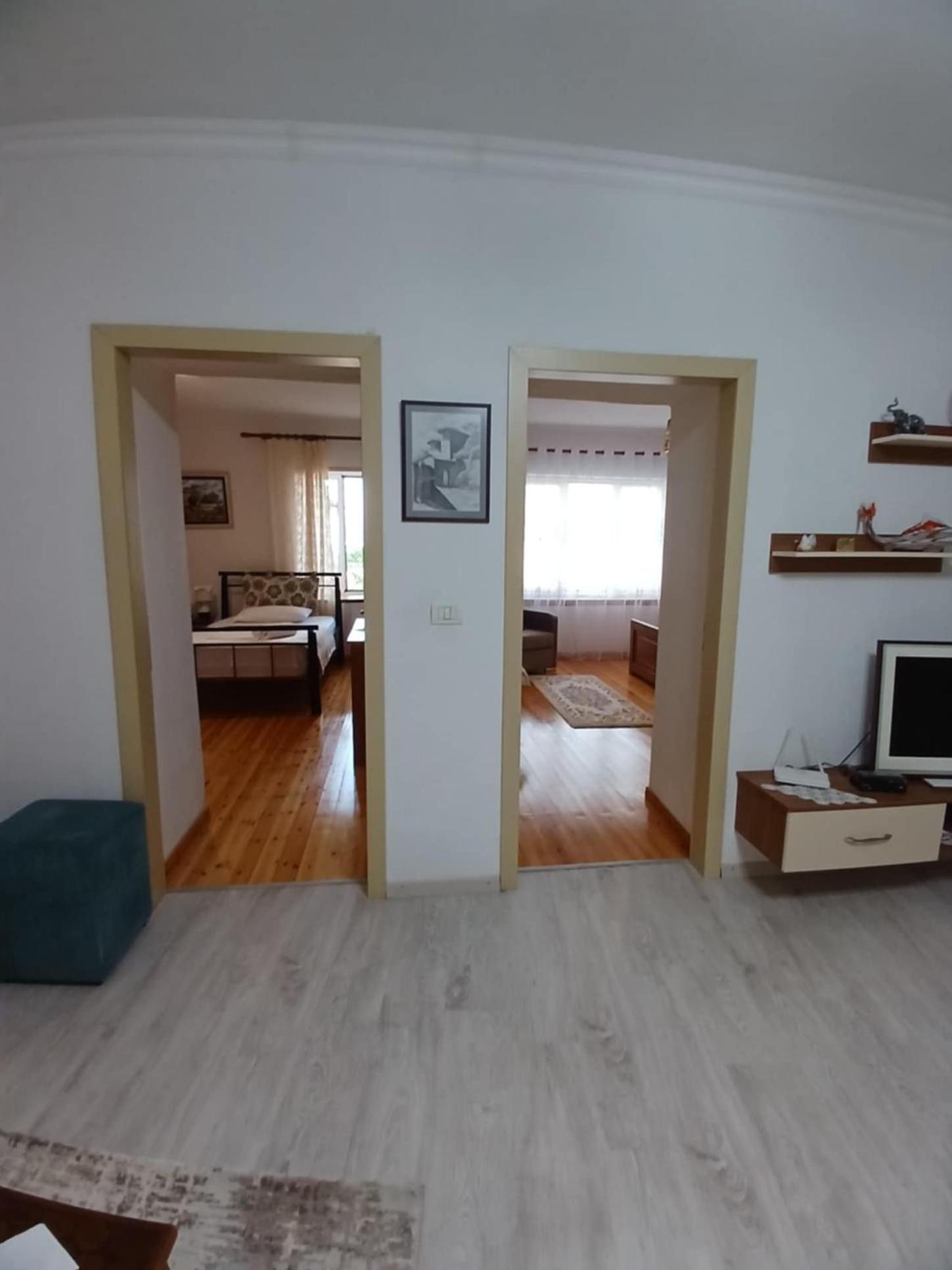 Eniguesthouse Гирокастра Экстерьер фото