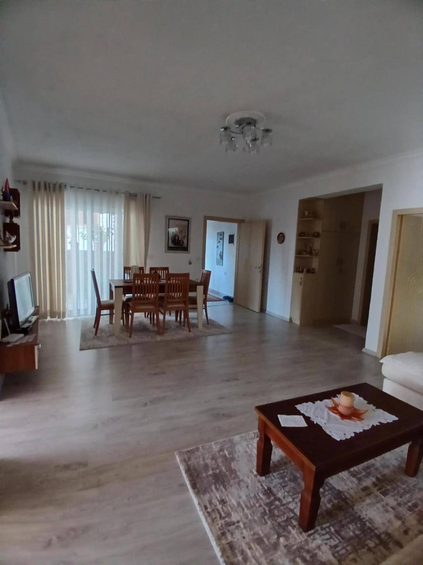Eniguesthouse Гирокастра Экстерьер фото
