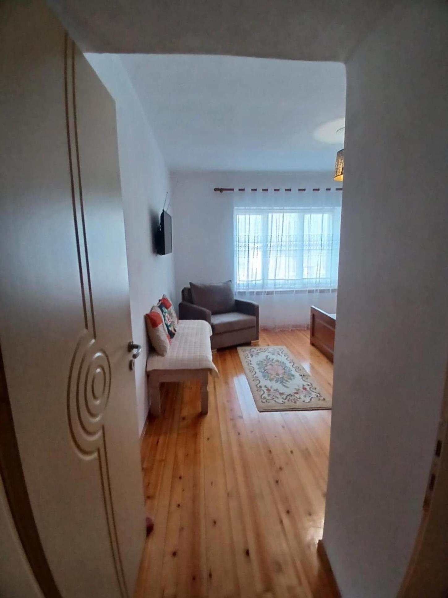 Eniguesthouse Гирокастра Экстерьер фото