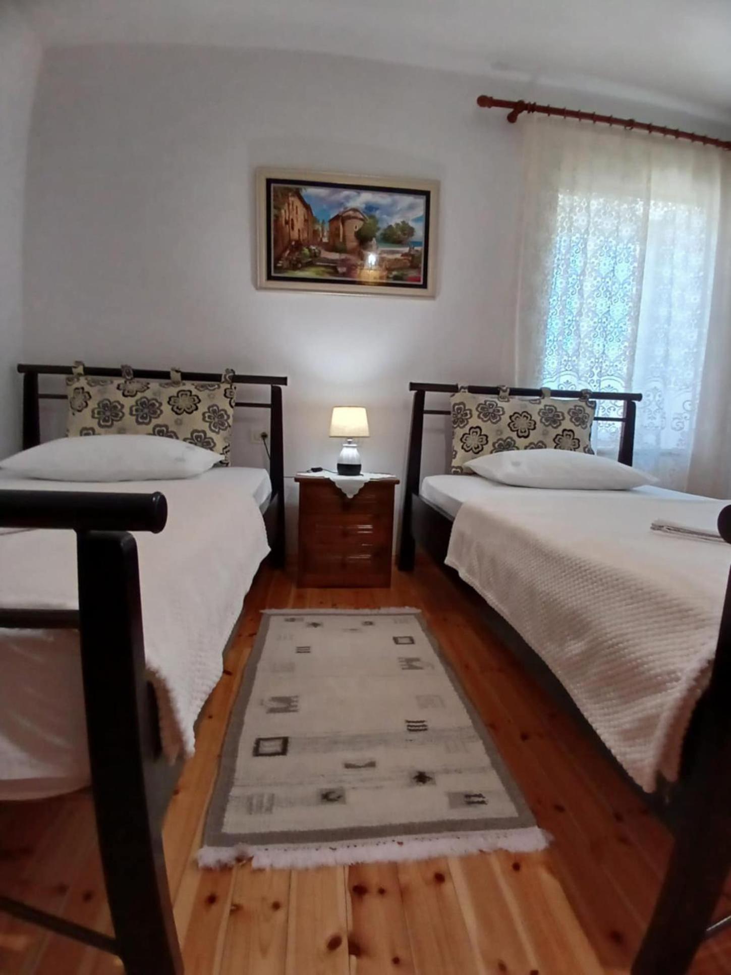 Eniguesthouse Гирокастра Экстерьер фото