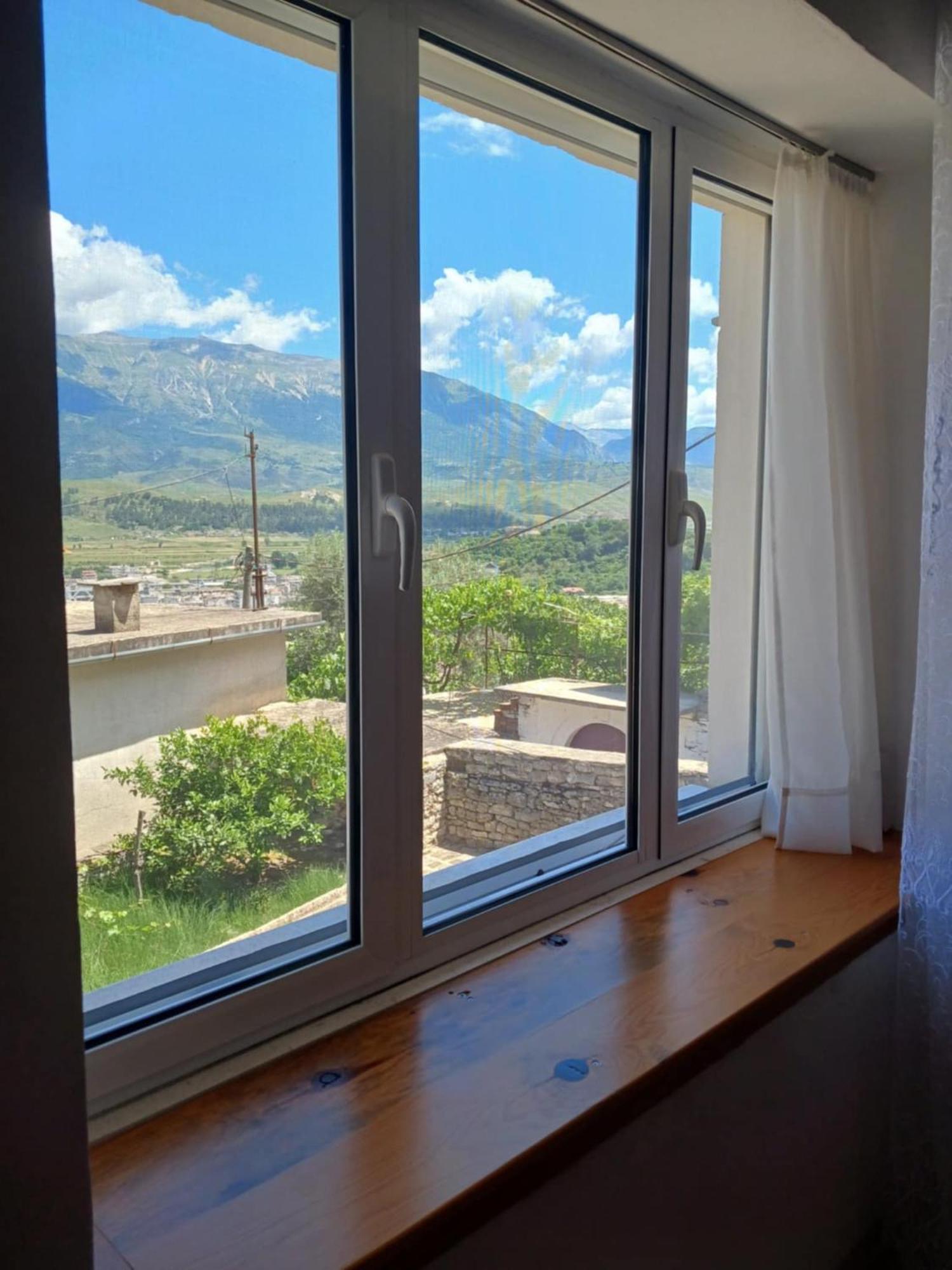 Eniguesthouse Гирокастра Экстерьер фото